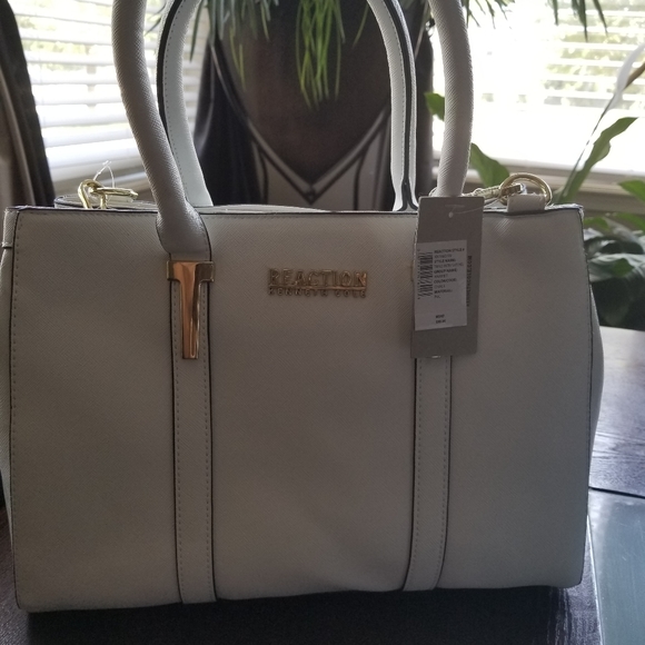 Purse - Picture 1 of 1